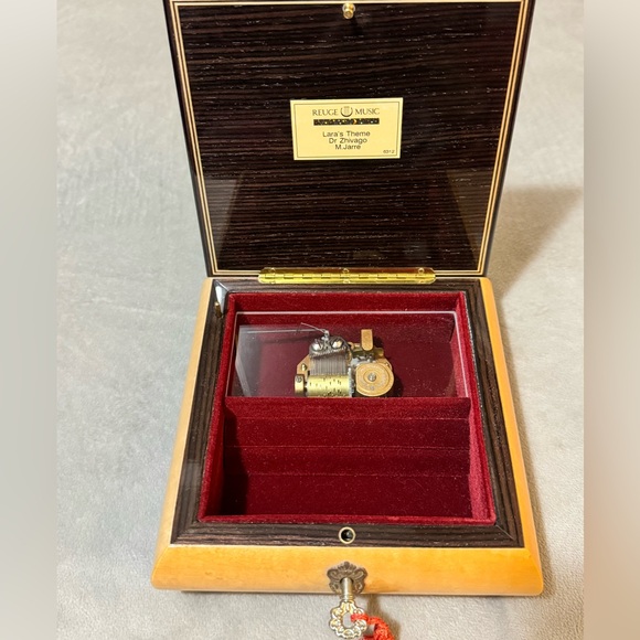 REUGE Wooden Heart Inlay Music Jewelry Box Maroon Velvet Lined,Italy - Picture 2 of 7
